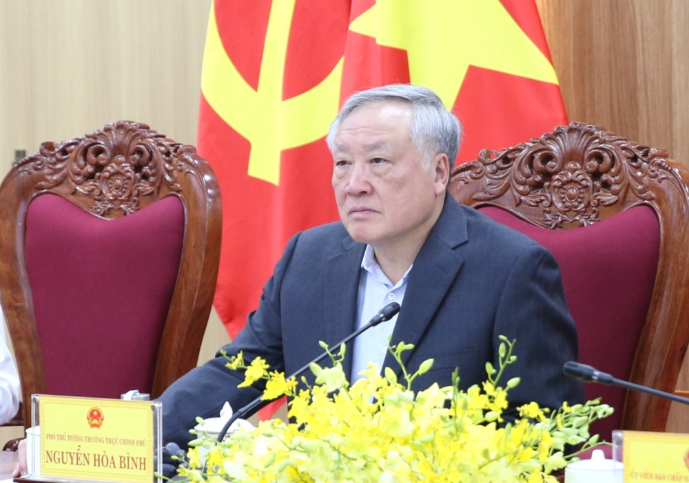 Phó Thủ tướng Thường trực Chính phủ Nguyễn Hòa Bình nhấn mạnh, việc xây dựng, hình thành Trung tâm lọc hóa dầu và năng lượng quốc gia tại Khu kinh tế Dung Quất là một cơ hội rất lớn đối với Quảng Ngãi - Ảnh: VGP/Nguyễn Hoàng