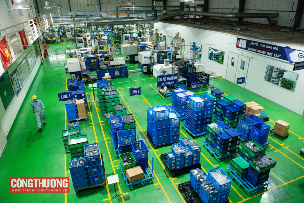 Để không bị đứng ngoài “cuộc chơi mới”, Việt Nam phải chủ động hỗ trợ doanh nghiệp chuyển đổi mô hình sản xuất theo hướng tuần hoàn - tiết kiệm năng lượng - giảm phát thải