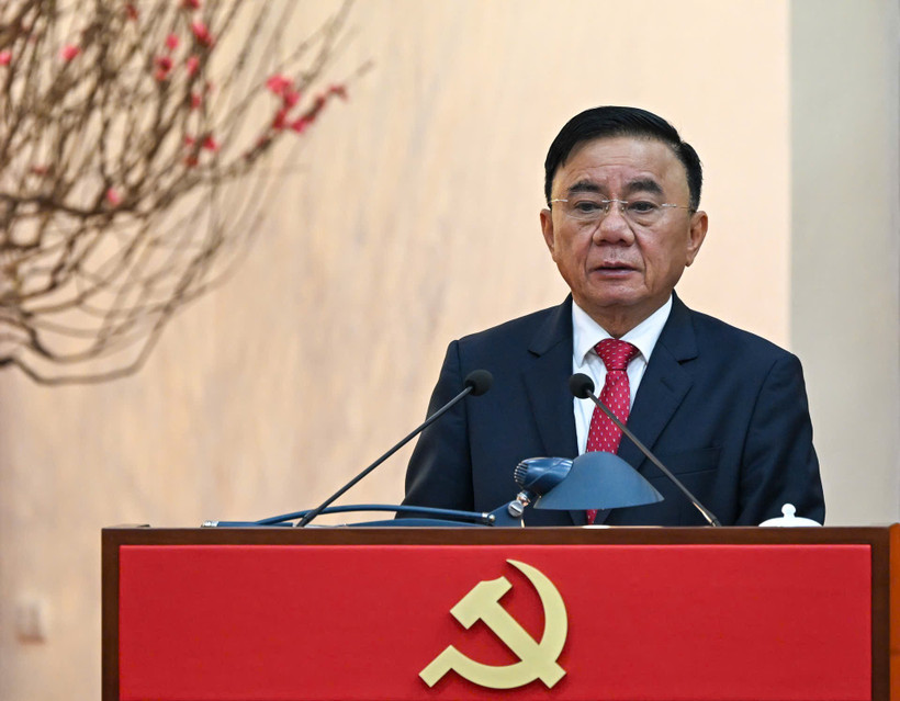 Thay mặt Ban Bí thư, Thường trực Ban Bí thư Trần Cẩm Tú ký ban hành Công văn số 01-CV/TW ngày 12/2/2026 về việc tiếp tục thực hiện Chỉ thị số 55-CT/TW ngày 22/12/2025 của Ban Bí thư về tổ chức Tết Bính Ngọ năm 2026.