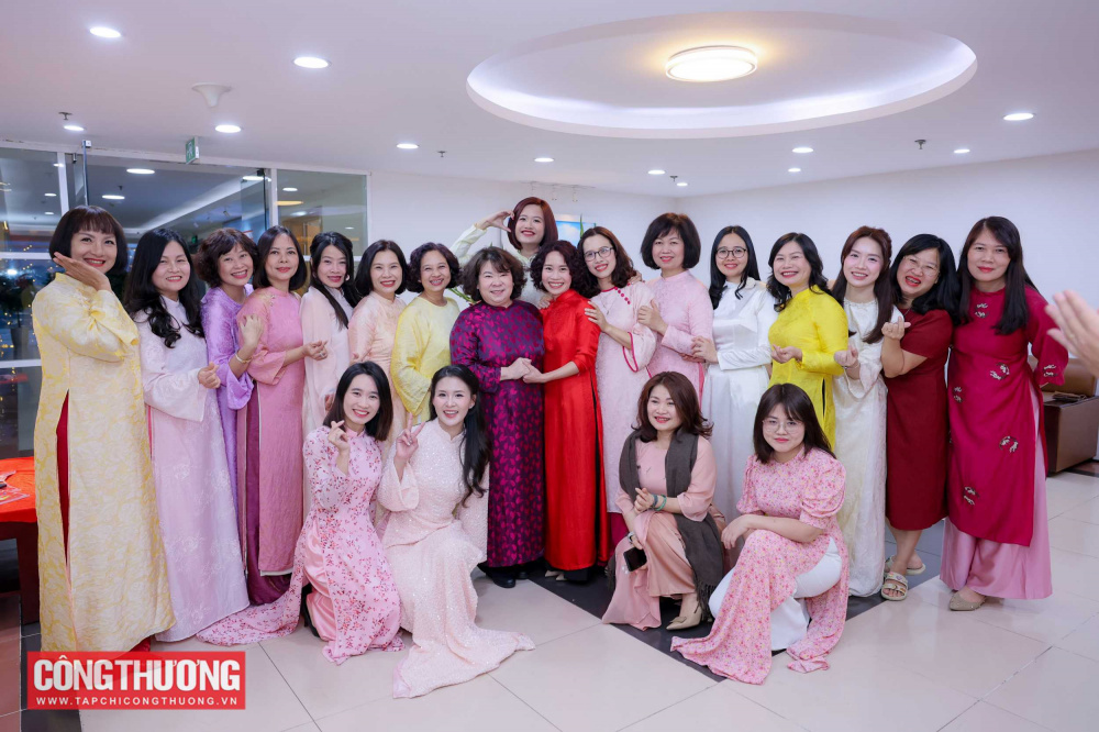 Tạp chí Công Thương tổ chức tiệc cuối năm và tri ân Nguyên Tổng Biên tập Đặng Thị Ngọc Thu