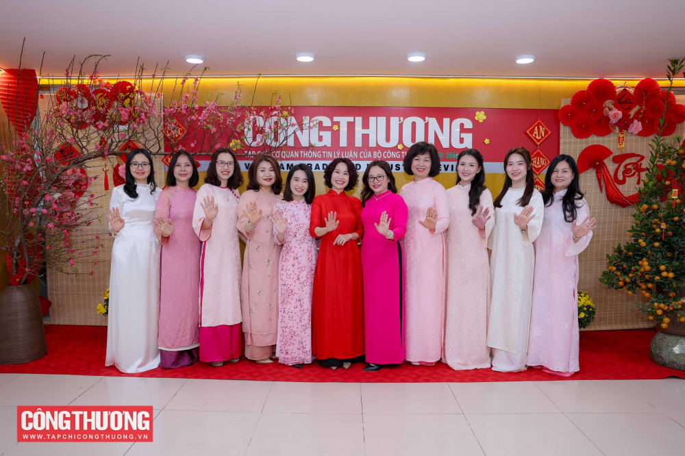 Tạp chí Công Thương tổ chức tiệc cuối năm và tri ân Nguyên Tổng Biên tập Đặng Thị Ngọc Thu