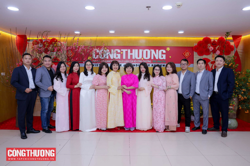 Tạp chí Công Thương tổ chức tiệc cuối năm và tri ân Nguyên Tổng Biên tập Đặng Thị Ngọc Thu