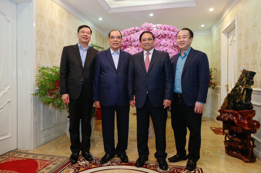 Thủ tướng Phạm Minh Chính thăm, chúc Tết nguyên lãnh đạo Đảng, Nhà nước và dâng hương tưởng nhớ các đồng chí cố lãnh đạo