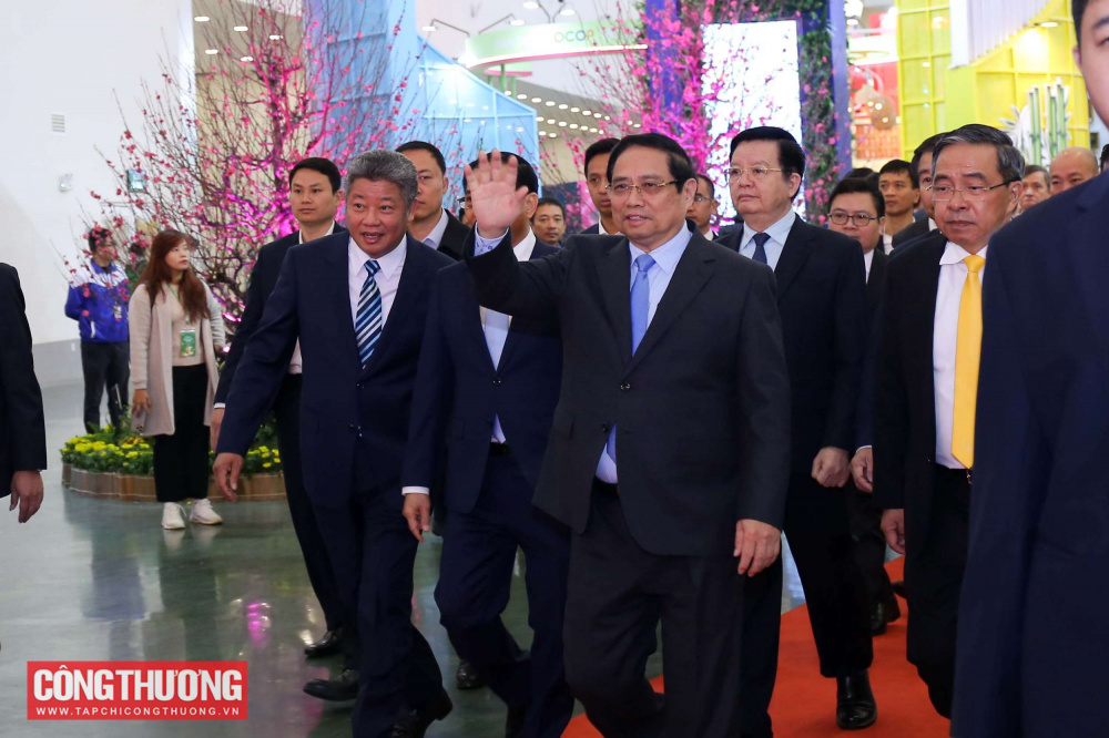 Chính thức khai mạc Hội chợ Mùa Xuân lần thứ nhất năm 2026