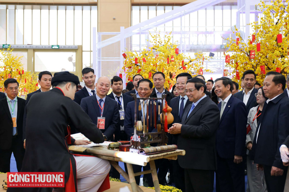 Chính thức khai mạc Hội chợ Mùa Xuân lần thứ nhất năm 2026