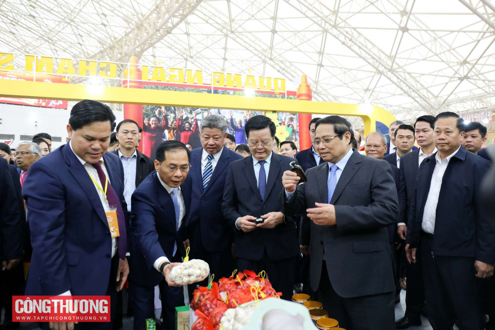 Chính thức khai mạc Hội chợ Mùa Xuân lần thứ nhất năm 2026