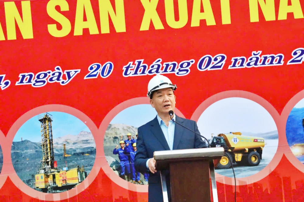 Lãnh đạo Than Hà Tu phát biểu