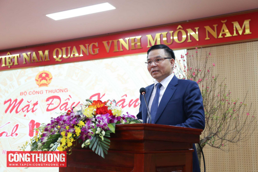 Trong không khí phấn khởi của những ngày đầu Xuân năm mới Bính Ngọ, sáng 23/2/2026 (tức mồng 7 Tết), Bộ Công Thương đã tổ chức chương trình Gặp mặt đầu Xuân.