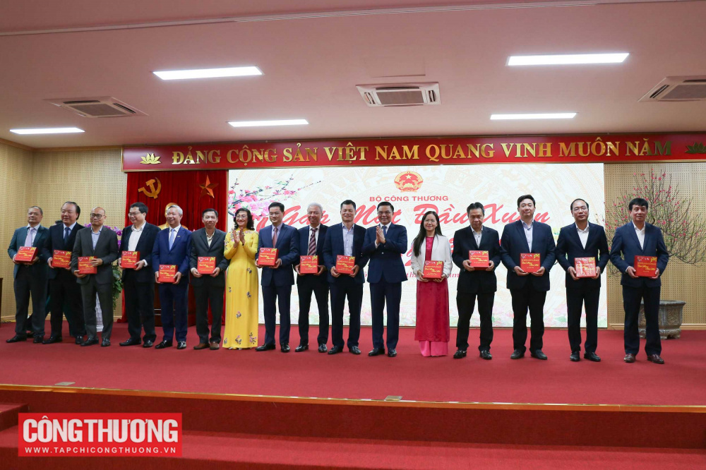 Bộ Công Thương gặp mặt đầu Xuân Bính Ngọ 2026