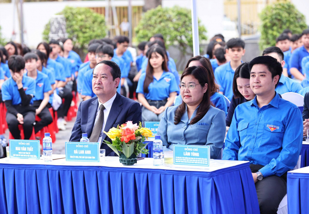 Đoàn Thanh niên Chính phủ và Tỉnh đoàn Ninh Bình phối hợp tổ chức Lễ khởi động Tháng thanh niên năm 2026 và Phát động đợt Thi đua cao điểm Chào mừng 95 năm Ngày thành lập Đoàn TNCS Hồ Chí Minh (26/3/1931 - 26/3/2026).