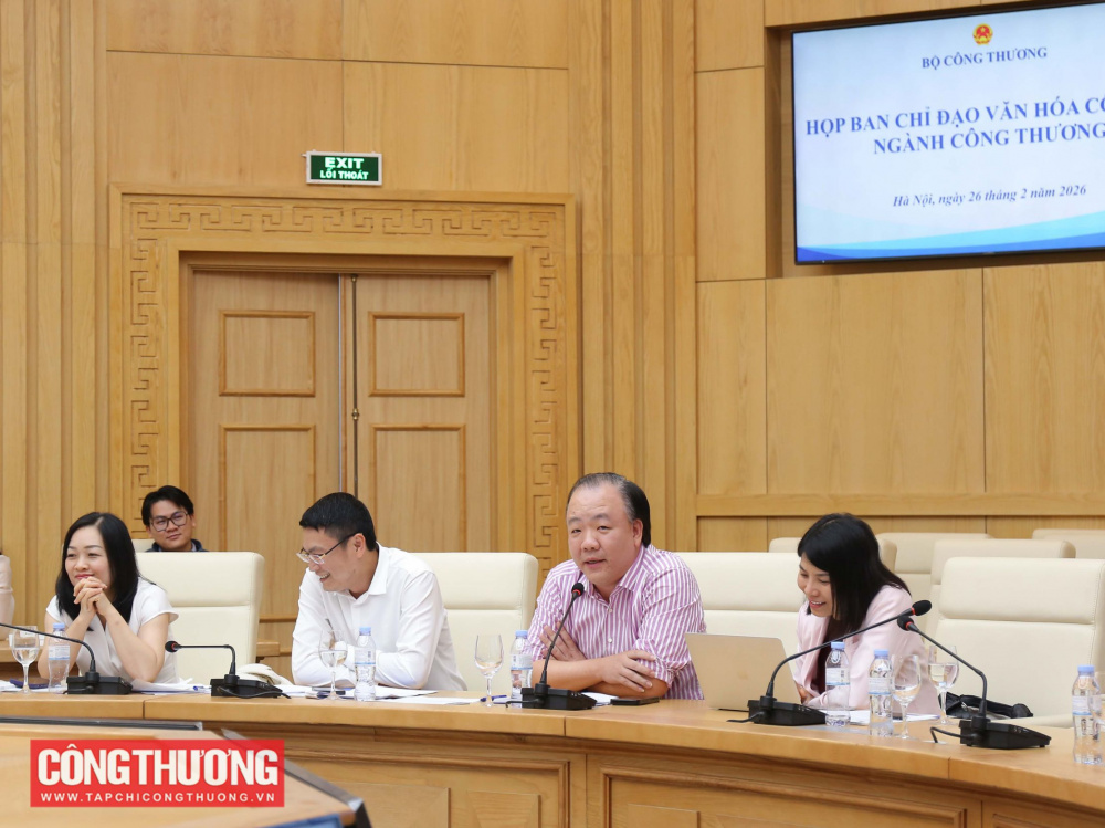 Phát triển văn hóa công vụ ngành Công Thương