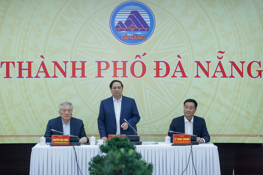 Thủ tướng: Khai thác tối đa tiềm năng khác biệt, cơ hội nổi trội, lợi thế cạnh tranh của Đà Nẵng sau hợp nhất- Ảnh 2. Thủ tướng Phạm Minh Chính làm việc với Ban Thường vụ Thành ủy Đà Nẵng - Ảnh: VGP/Nhật Bắc