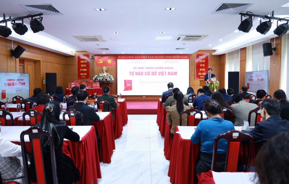 cuốn sách Tự hào cơ đồ Việt Nam