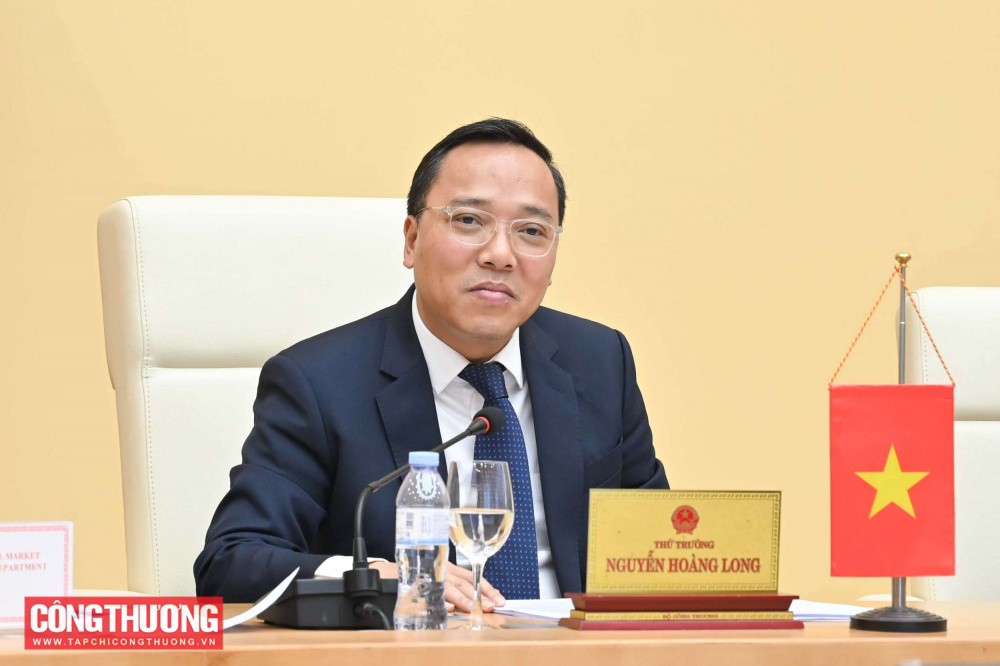 Thứ trưởng Nguyễn Hoàng Long tiếp Đoàn doanh nghiệp Thụy Sĩ - Châu Âu