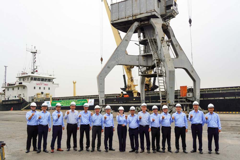 Description: https://phanbonmiennam.com.vn/wp-content/uploads/2026/02/phan_bon_mien_nam_xuat_khau_5000_tan_npk12.jpg