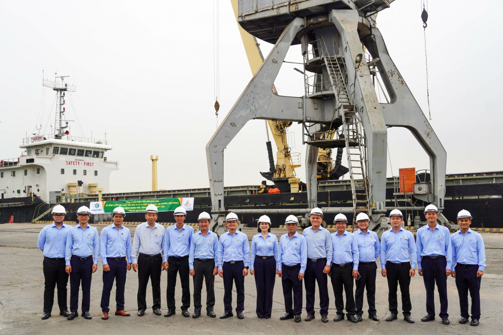 Description: https://phanbonmiennam.com.vn/wp-content/uploads/2026/02/phan_bon_mien_nam_xuat_khau_5000_tan_npk11.jpg