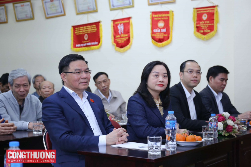 Cử tri nơi cư trú nhất trí 100% giới thiệu Quyền Bộ trưởng Bộ Công Thương Lê Mạnh Hùng ứng cử đại biểu Quốc hội khóa XVI