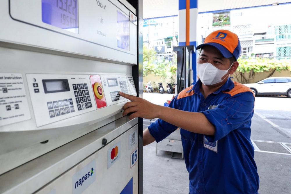 Kỳ điều hành giá xăng dầu ngày 12/3: Tiếp tục chi quỹ, ổn định giá xăng dầu