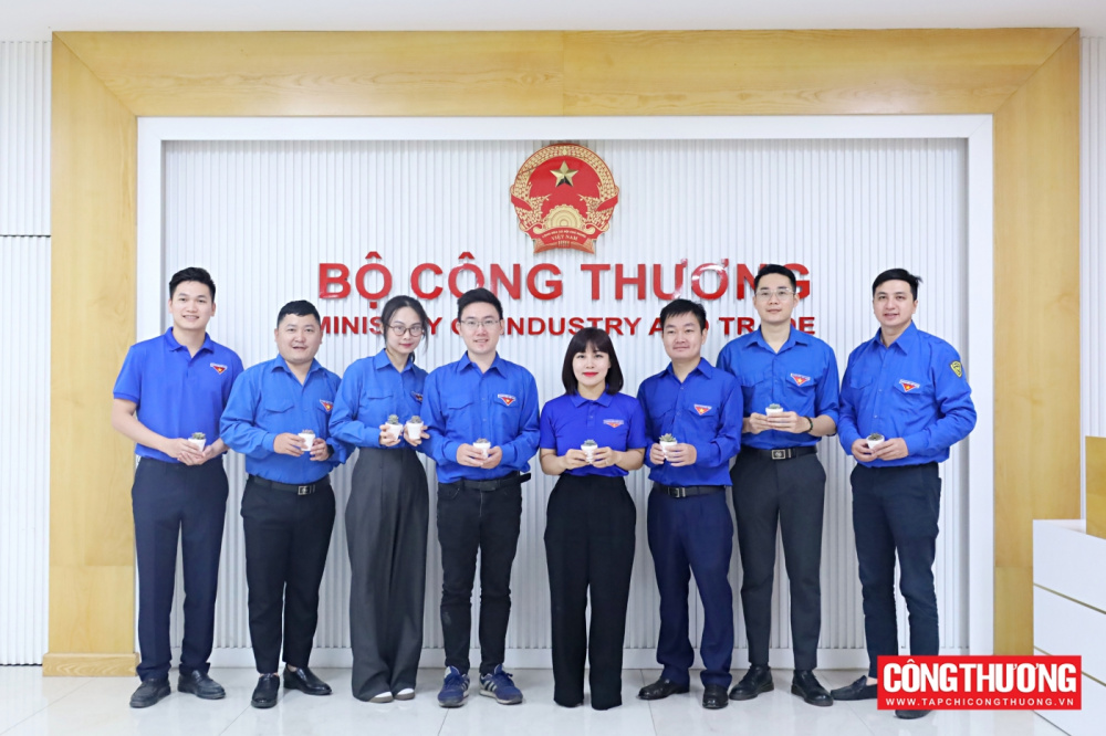 Một số hình ảnh hoạt động đổi pin cũ lấy cây xanh