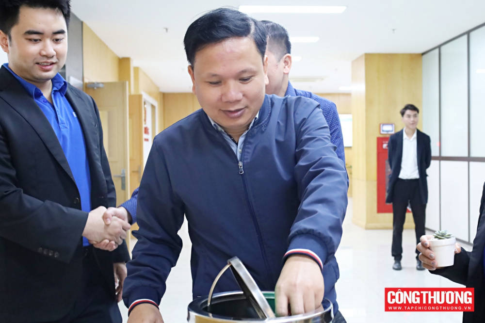 Một số hình ảnh hoạt động đổi pin cũ lấy cây xanh