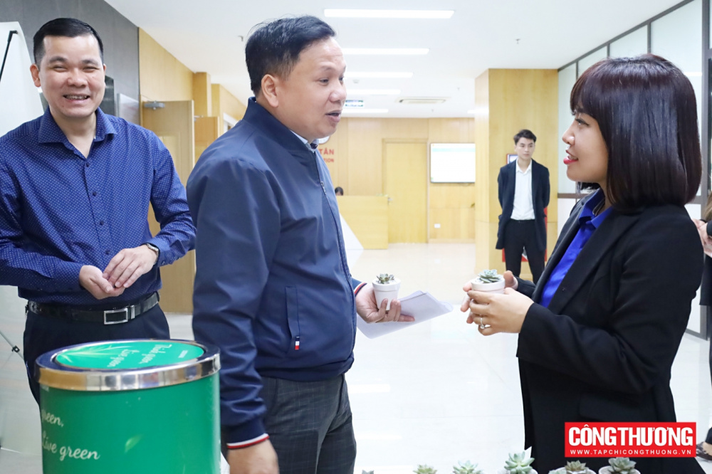 Một số hình ảnh hoạt động đổi pin cũ lấy cây xanh