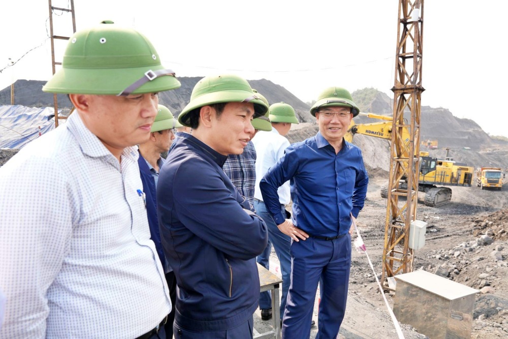 kiểm tra hiện trường