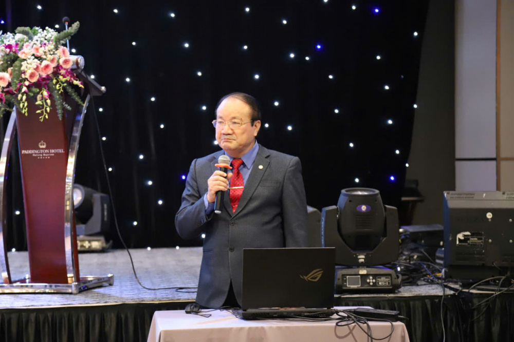 Giỏi việc nước, đảm việc nhà