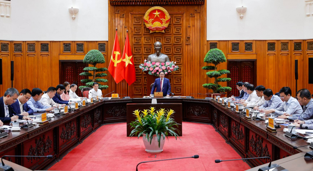 Thủ tướng Chính phủ Phạm Minh Chính làm việc với Tổ công tác về an ninh năng lượng - Ảnh: VGP