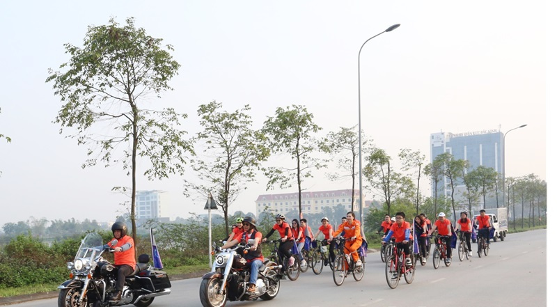 Công ty Điện lực Bắc Ninh tổ chức hoạt động đạp xe diễu hành hưởng ứng chiến dịch Giờ Trái đất (Ảnh: thuonghieucongluan)