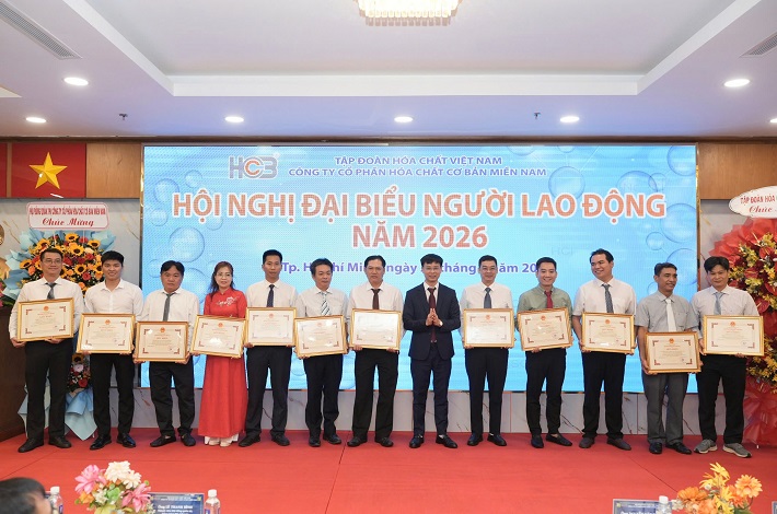 sản xuất hoá chất  2