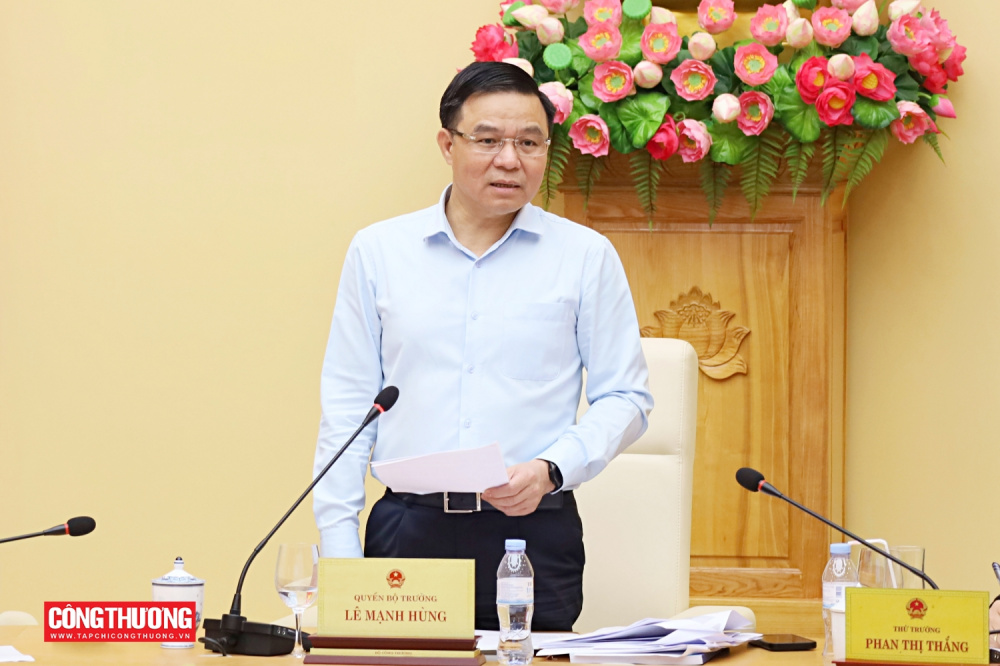 Quyền Bộ trưởng Bộ Công Thương Lê Mạnh Hùng chỉ đạo Hội nghị