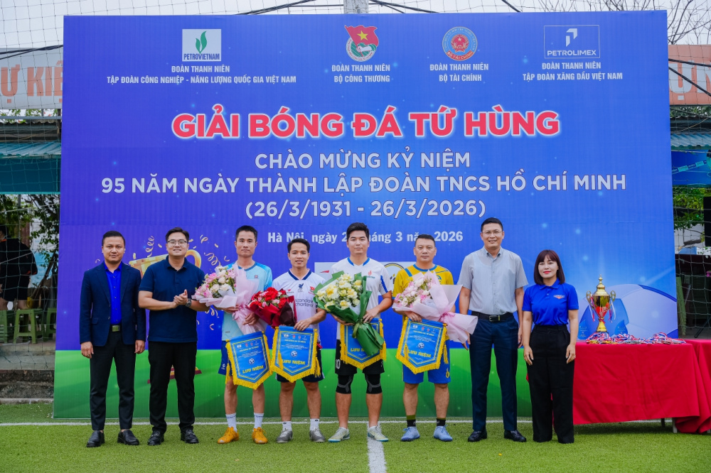 Giải bóng đá Tứ hùng 2026: Sân chơi kết nối sức trẻ, lan tỏa tinh thần cống hiến