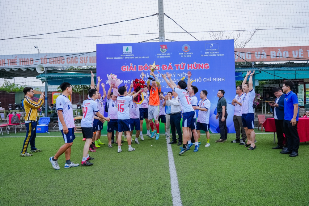 Giải bóng đá Tứ hùng 2026: Sân chơi kết nối sức trẻ, lan tỏa tinh thần cống hiến