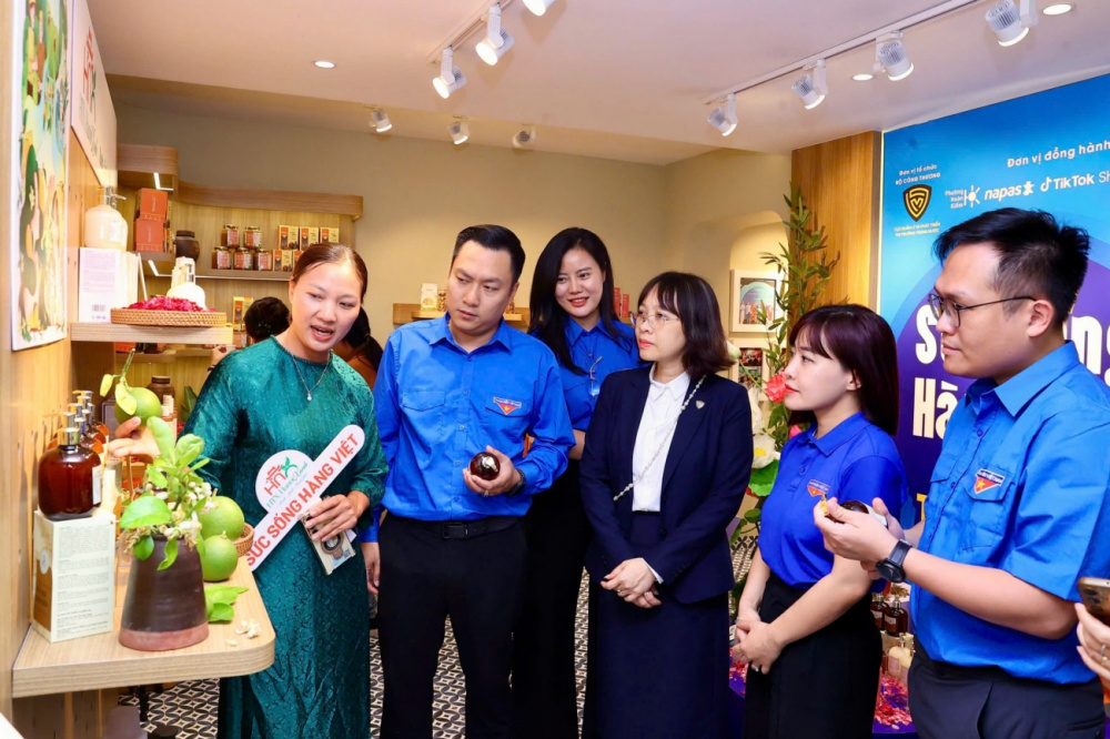 Lan tỏa "Sức sống hàng Việt" từ không gian đối thoại của thanh niên
