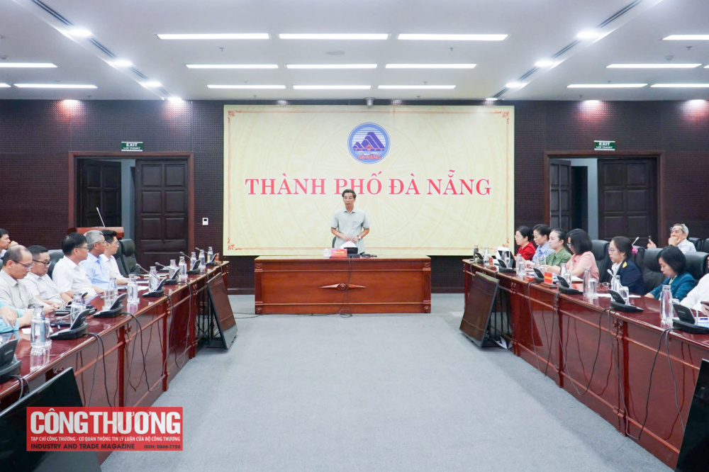 UBND thành phố Đà Nẵng có buổi làm việc với các hiệp hội, doanh nghiệp về tình hình sản xuất, kinh doanh trước biến động giá xăng dầu.