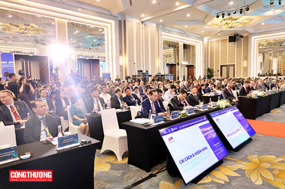 Một số hình ảnh tại Phiên toàn thể Diễn đàn Kinh doanh và Đầu tư EU - Việt Nam