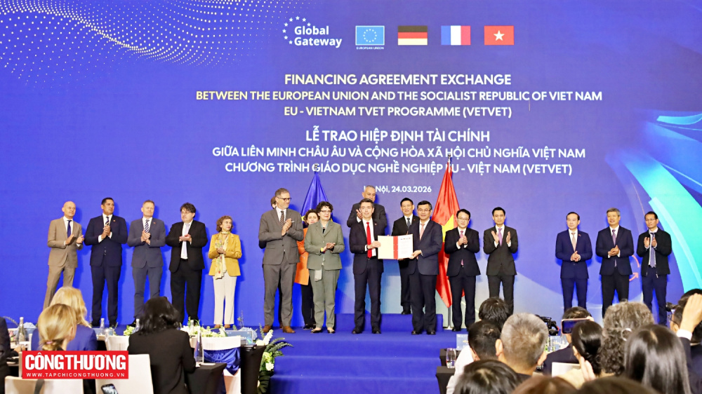 Một số hình ảnh tại Phiên toàn thể Diễn đàn Kinh doanh và Đầu tư EU - Việt Nam