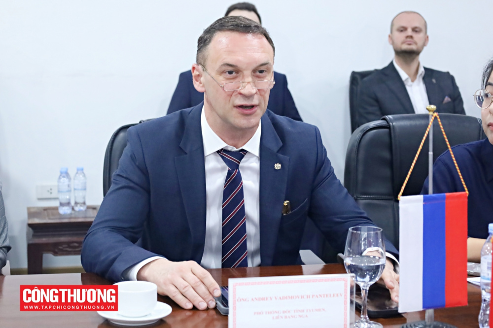 Thứ trưởng Phan Thị Thắng tiếp và làm việc với Phó Thống đốc tỉnh Tyumen, Liên bang Nga