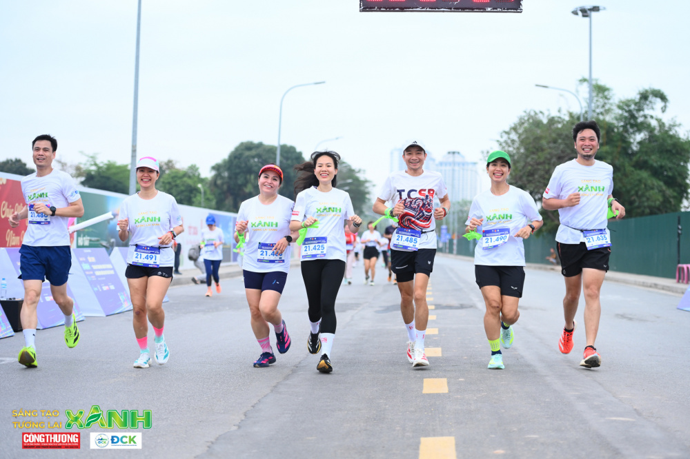 Các vận động viên tham gia Giải chạy trực tiếp hưởng ứng “Toàn dân sử dụng năng lượng tiết kiệm hiệu quả và hưởng ứng chiến dịch Giờ Trái đất năm 2026” diễn ra ngày 21/3 vừa qua
