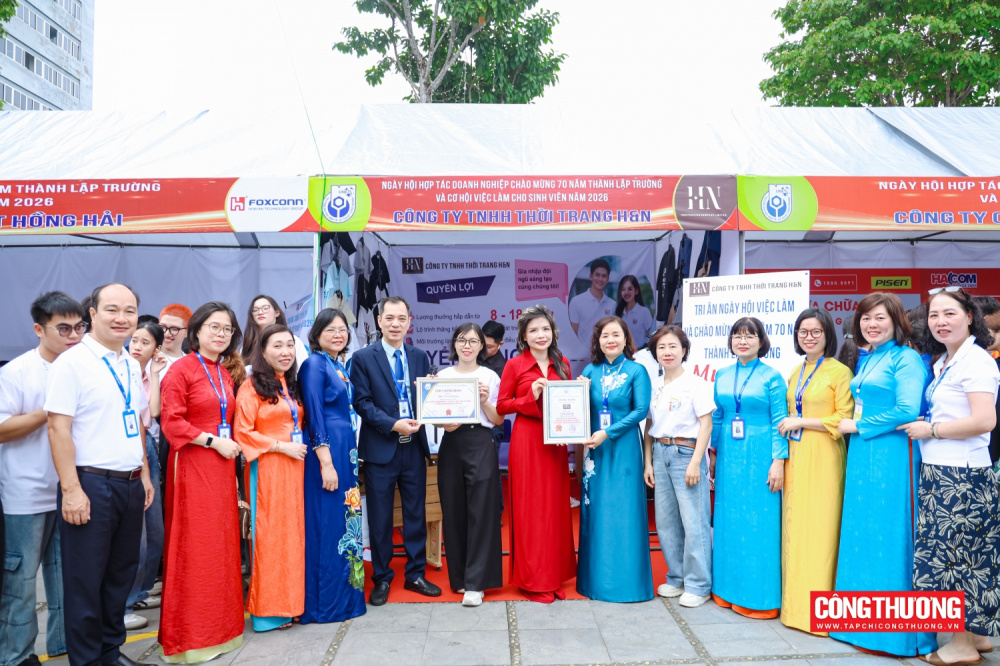 Gần 5.000 cơ hội việc làm tại Ngày hội hợp tác doanh nghiệp Trường Đại học Kinh tế - Kỹ thuật Công nghiệp