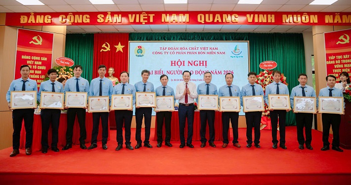 khen thưởng người lao động 1