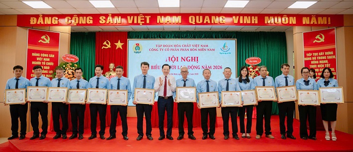 khen thưởng người lao động 3