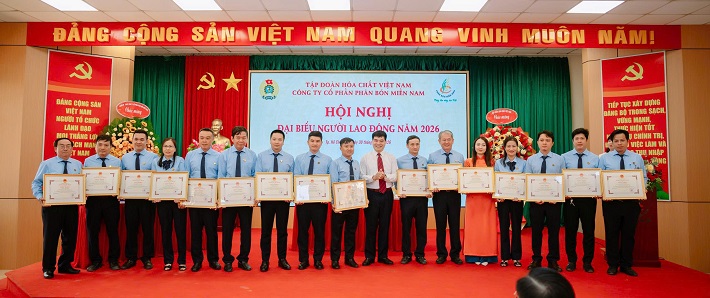 khen thưởng người lao động 4