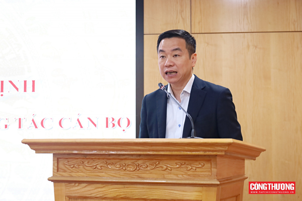 Trao Quyết định bổ nhiệm Phó Chánh Văn phòng Ban chỉ đạo nhà nước các chương trình, dự án quan trọng quốc gia, trọng điểm ngành năng lượng