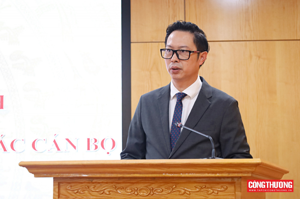 Trao Quyết định bổ nhiệm Phó Chánh Văn phòng Ban chỉ đạo nhà nước các chương trình, dự án quan trọng quốc gia, trọng điểm ngành năng lượng