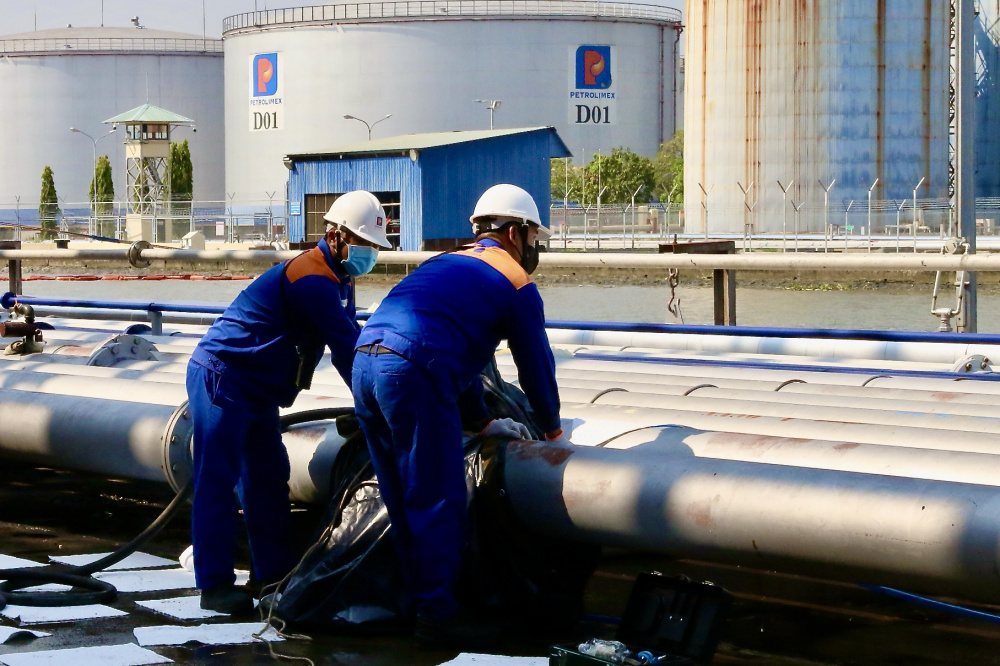 ứng phó sự cố tràn dầu 6