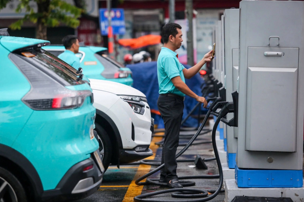 Nghiên cứu bổ sung lộ trình mức hiệu suất năng lượng tối thiểu đối với thiết bị chuyển đổi điện năng, adapter, thiết bị sạc, trạm sạc điện.