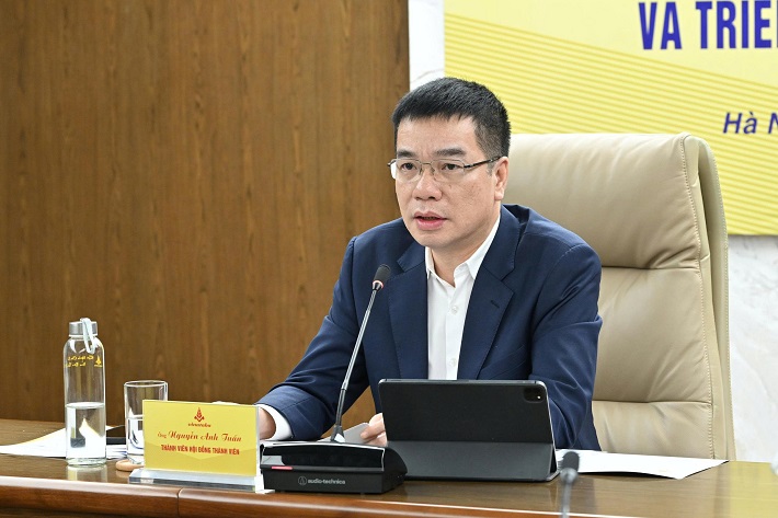 Ông Nguyễn Anh Tuấn, Thành viên HVTV Vinataba, phụ trách công tác kiểm tra, giám sát phát biểu chỉ đạo tại Hội nghị