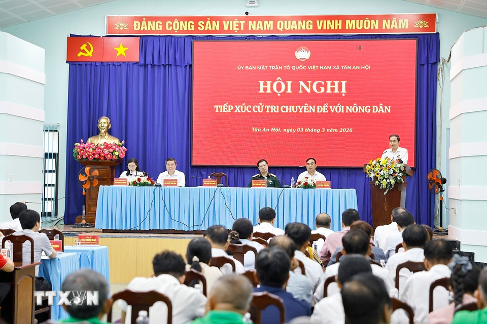 tiếp xúc cử tri