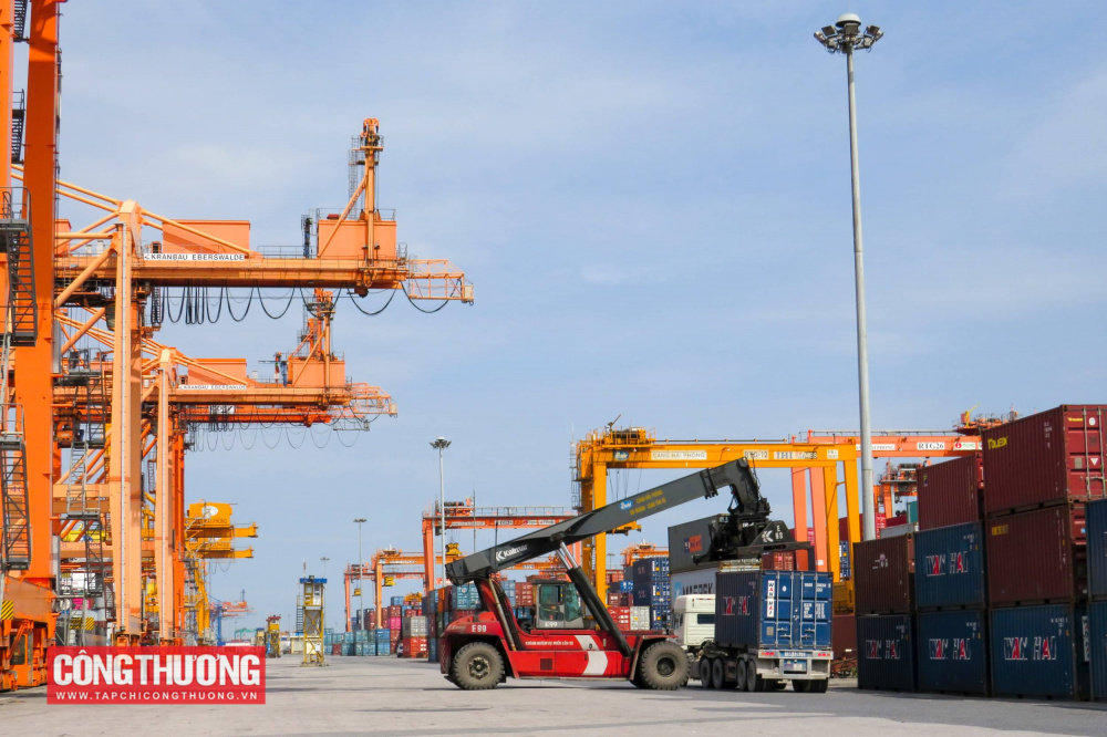 Tăng cường mạnh mẽ hoạt động xúc tiến thương mại, đa dạng hóa thị trường, đẩy mạnh xuất khẩu - Ảnh: Việt Hằng